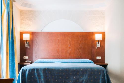 Habitación doble Sofá Cama incluido 2 Camas individuales del hotel Park Club Europe. Foto 5