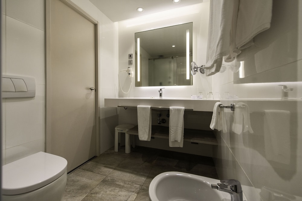 Habitación estándar doble de uso individual, balcón del hotel Spring Vulcano. Foto 9