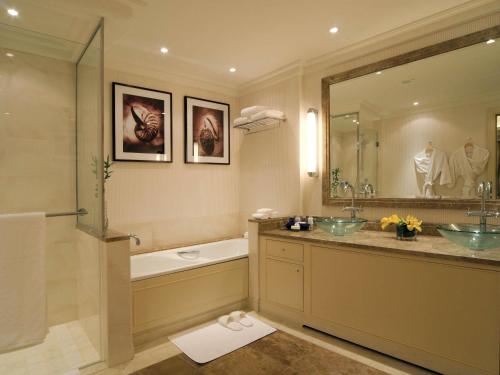 Suite Executive del hotel Mövenpick Al Khobar. Foto 1