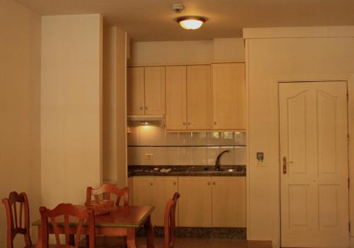 Apartamento 1 habitación Sofá Cama incluido 2 Camas individuales kitchenette del hotel Apartamentos Las Mozas. Foto 2