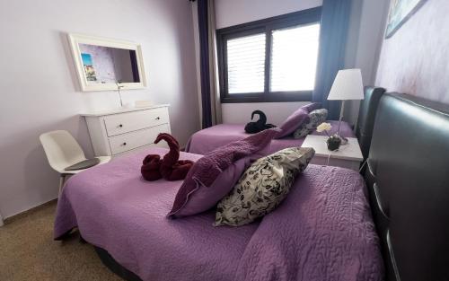 Apartamento de un dormitorio con balcón del hotel Apartamentos Mesa. Foto 4