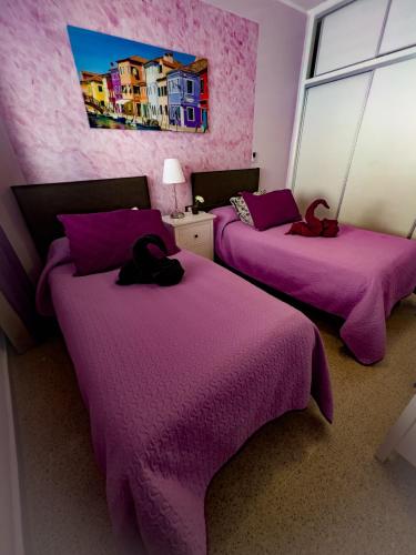 Apartamento de un dormitorio con balcón del hotel Apartamentos Mesa. Foto 6