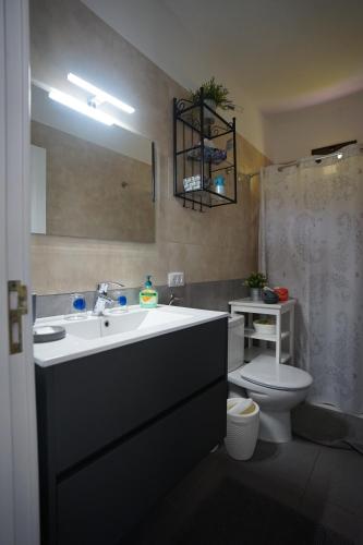 One-Bedroom Apartment with Balcony (2 Adults) del hotel Apartamentos Mesa. Foto 10