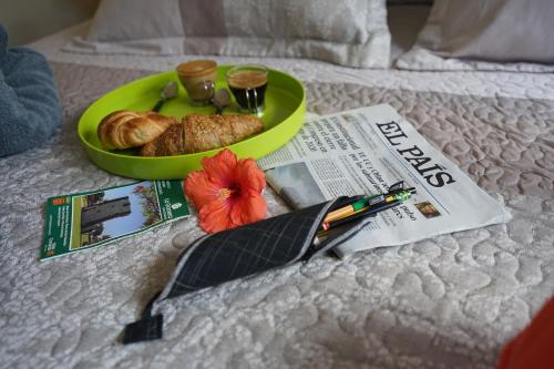 One-Bedroom Apartment with Balcony (2 Adults) del hotel Apartamentos Mesa. Foto 12