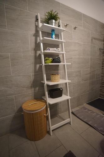 One-Bedroom Apartment with Balcony (2-3 Adults) del hotel Apartamentos Mesa. Foto 13