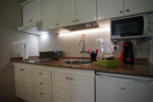 Studio with Balcony(2 Adults) del hotel Apartamentos Mesa. Foto 9