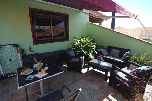 Studio with Terrace (2 Adults) del hotel Apartamentos Mesa. Foto 17