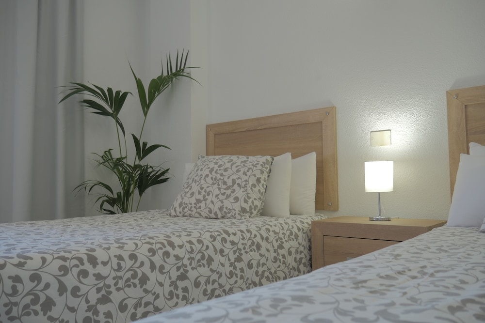 Estudio, balcón del hotel Pirámides. Foto 1