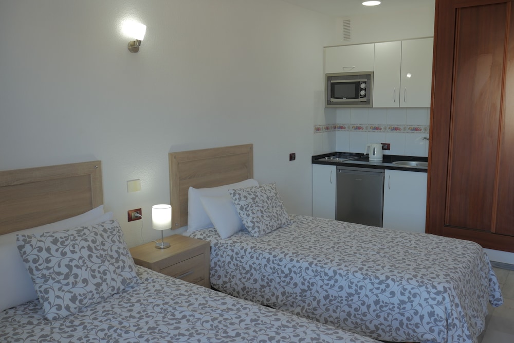 Estudio, balcón del hotel Pirámides. Foto 2