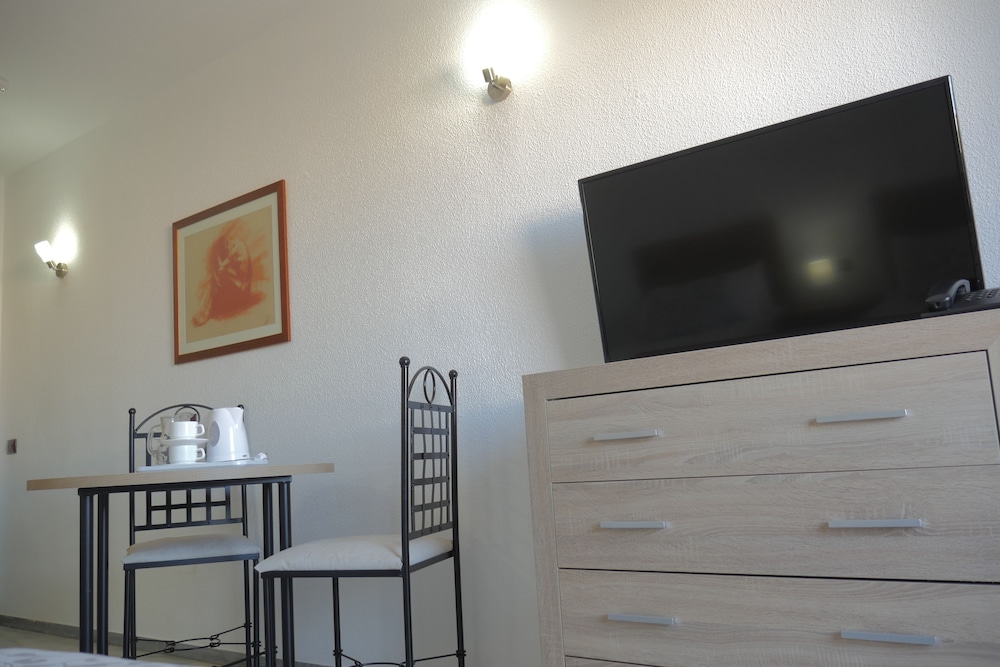 Estudio, balcón del hotel Pirámides. Foto 3