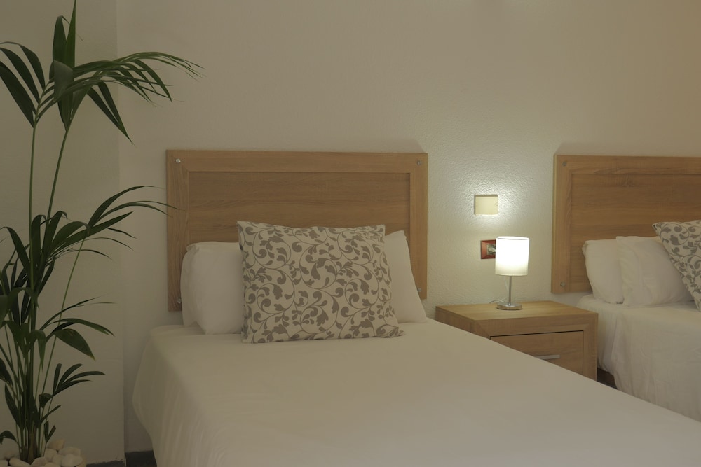 Estudio, balcón del hotel Pirámides. Foto 5