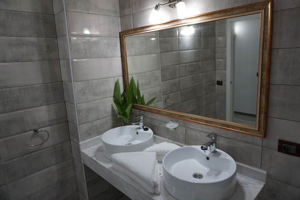 Apartamento, 2 habitaciones, balcón del hotel Pirámides. Foto 5