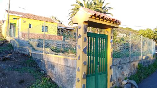 Casa de 1 dormitorio con vistas a las montañas del hotel Casas Rurales Amparo Las Hayas. Foto 5