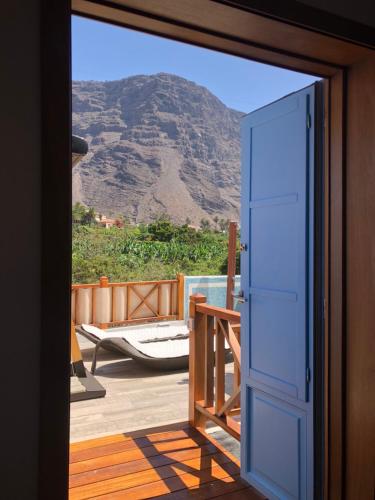 Apartamento con terraza y vistas a la montaña del hotel Caserío de la Playa - Adults Only. Foto 9