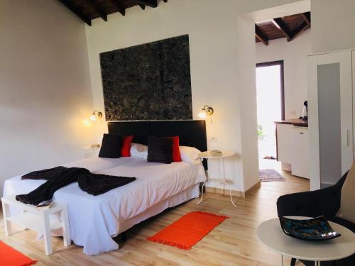 Habitación Doble con vistas al mar - 2 camas del hotel Finca Santa Catalina. Foto 9