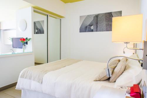 Estudio Balcón o Terraza Sofá Cama incluido 2 Camas individuales del hotel Udalla Park. Foto 3