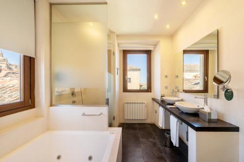 Suite Junior del hotel Áurea Convento Capuchinos By Eurostars Company