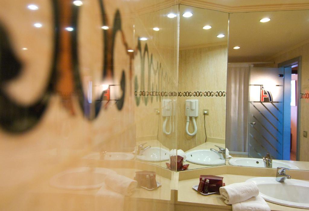 Estandar del hotel Alexandre Gala. Foto 1