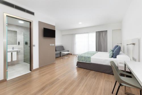 Habitación Familiar del hotel Alexandre Troya. Foto 2