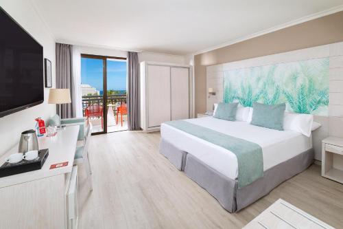 Deluxe con vistas a la piscina del hotel Tigotan Lovers and Friends. Foto 2