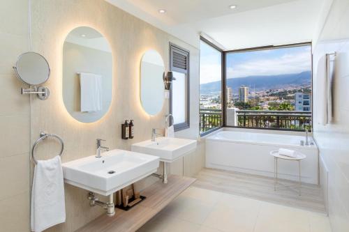 Suite del hotel Tigotan Lovers and Friends. Foto 1
