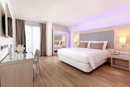 Exclusive Double Room with Pool View del hotel Tigotan Lovers and Friends. Foto 1