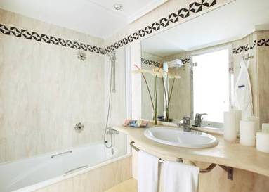 Habitación doble del hotel H10 Conquistador. Foto 1