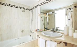 Habitación doble Privilege del hotel H10 Conquistador. Foto 5