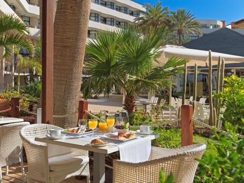 Habitación Doble Privilege - 2 camas del hotel H10 Conquistador. Foto 6