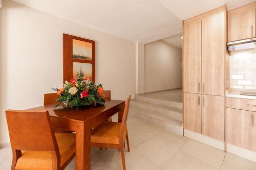 Apartamento Superior con vistas al mar - 1 dormitorio del hotel Vistasur. Foto 2