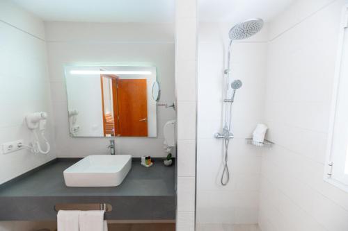 Apartamento Superior con vistas al mar - 1 dormitorio del hotel Vistasur. Foto 6