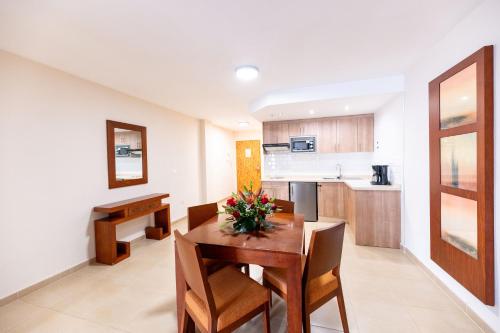 Apartamento dúplex con vistas parciales al mar del hotel Vistasur