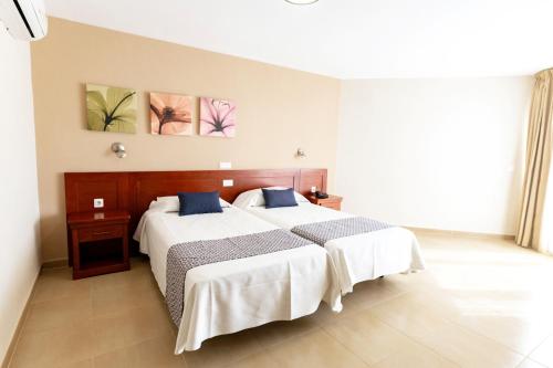 Apartamento dúplex con vistas parciales al mar del hotel Vistasur. Foto 3