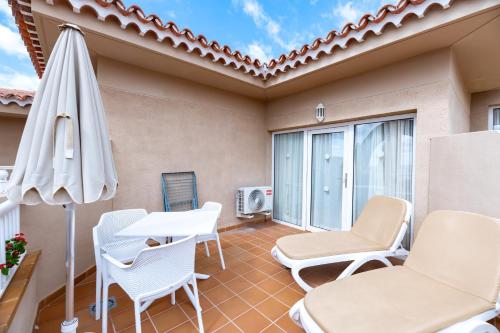 Apartamento dúplex con vistas parciales al mar del hotel Vistasur. Foto 5