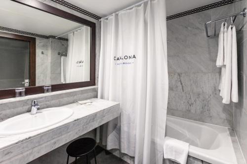 Habitación Doble Premium del hotel Catalonia Oro Negro. Foto 7