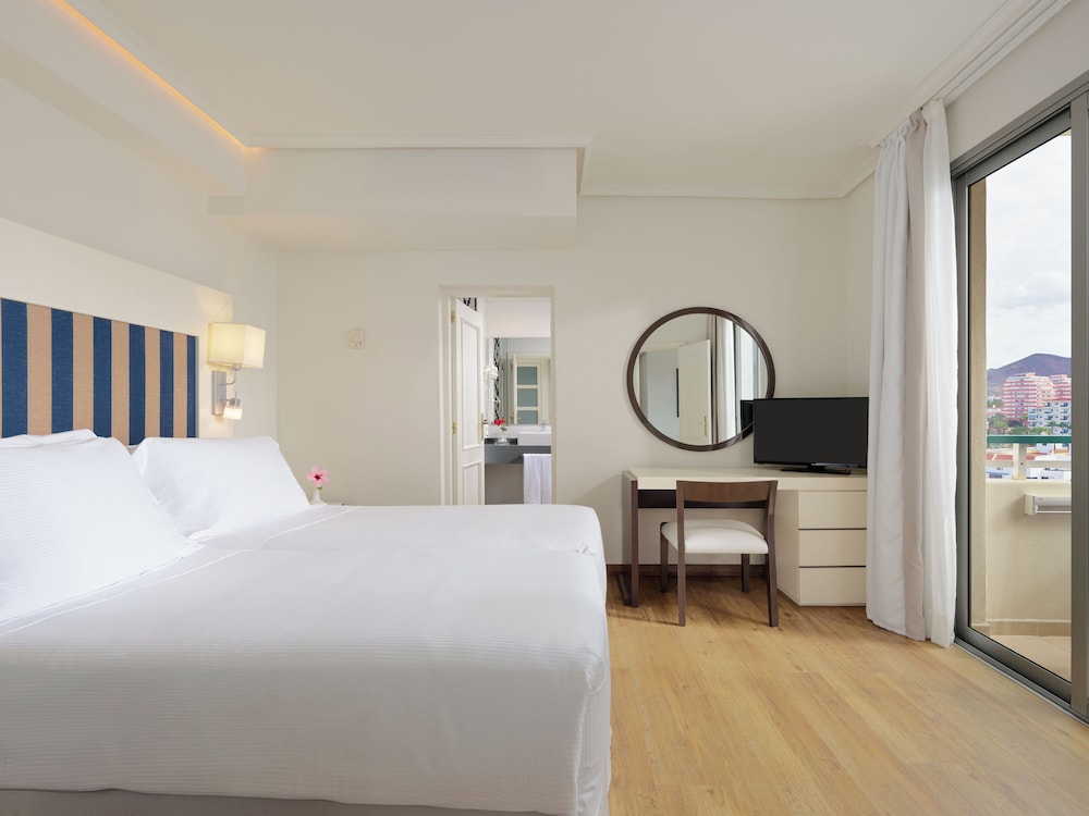 Suite junior del hotel H10 Las Palmeras. Foto 1