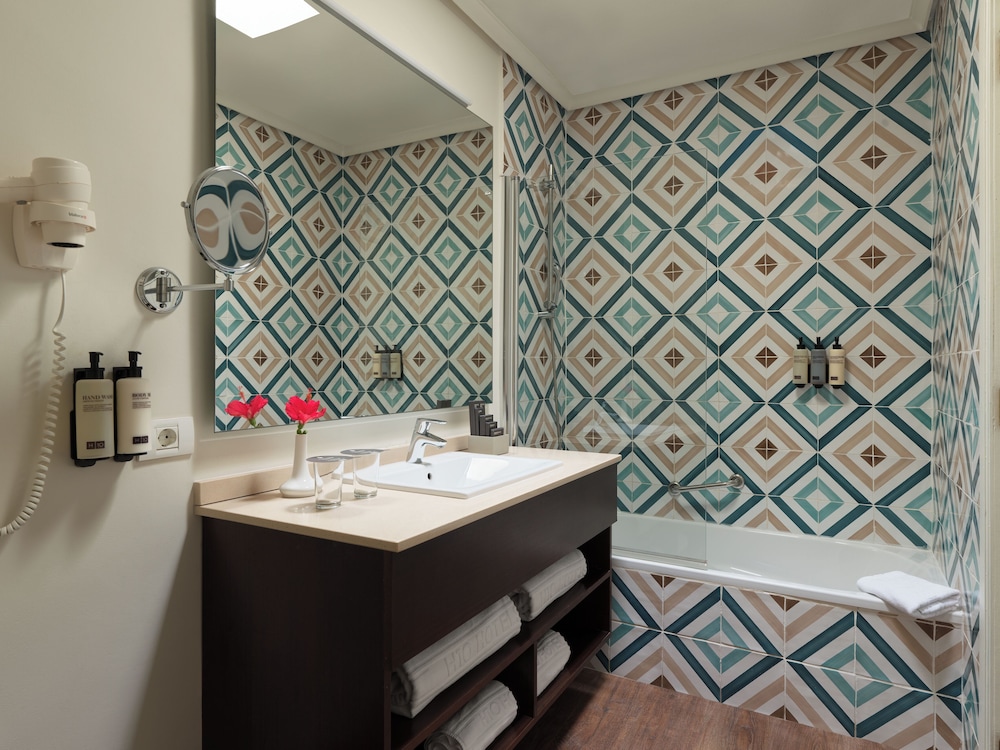 Habitación familiar del hotel H10 Las Palmeras. Foto 3