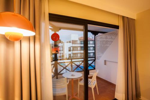 Habitación Doble con vistas a la piscina del hotel Vanilla Garden Boutique - Adults Only. Foto 2