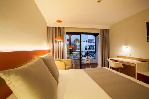 Habitación Doble con vistas a la piscina del hotel Vanilla Garden Boutique - Adults Only. Foto 4