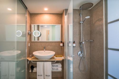 Habitación Doble con acceso al spa - 1 o 2 camas del hotel Barcelo Santiago. Foto 1