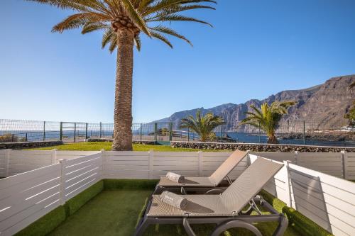 Habitación Doble Deluxe con 1 o 2 camas, vistas al jardín y bañera de hidromasaje del hotel Barcelo Santiago. Foto 4