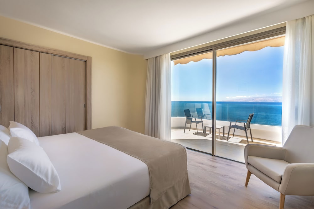 Suite junior, vistas al mar del hotel Barcelo Santiago