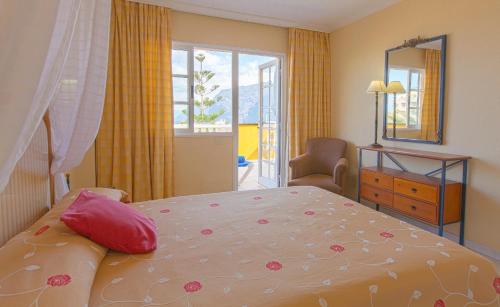 Apartamento de 1 dormitorio con vistas al mar del hotel El Marques Palace. Foto 1