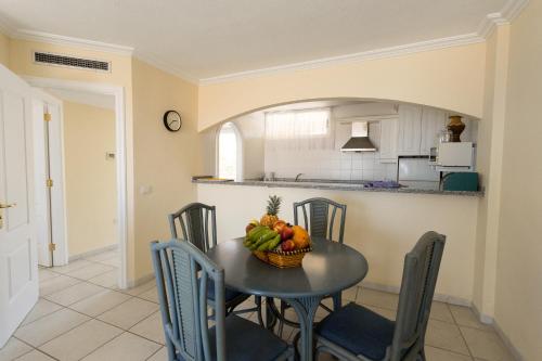 Apartamento de 1 dormitorio con vistas al mar del hotel El Marques Palace. Foto 6