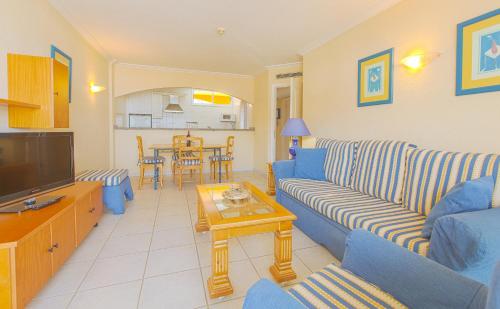 Apartamento de 1 dormitorio con vistas al mar del hotel El Marques Palace. Foto 11