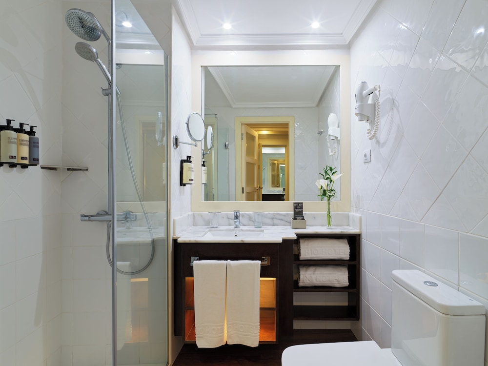 Habitación doble superior de uso individual del hotel H10 Tenerife Playa. Foto 3