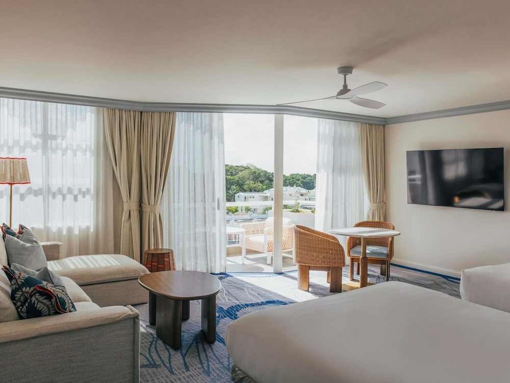 Doble Deluxe con Vistas a la Piscina del hotel Elysium Noosa Resort - MGallery Collection. Foto 3