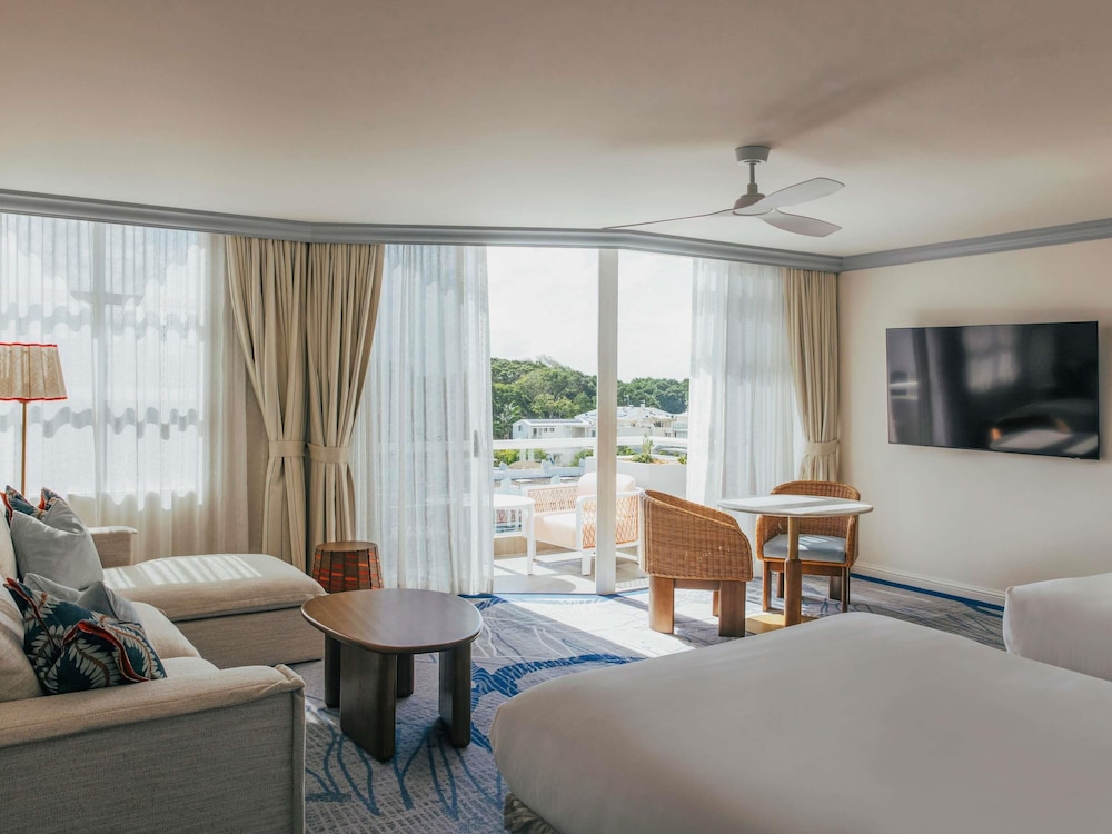 Doble Deluxe con Vistas a la Piscina del hotel Elysium Noosa Resort - MGallery Collection. Foto 4