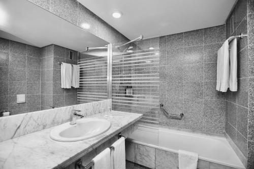 Habitación Individual con vistas al mar del hotel Puerto Palace. Foto 1