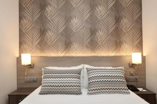 Habitación Individual con vistas a la piscina del hotel Puerto Palace. Foto 1